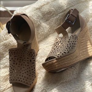 Marc Fisher Wedges
